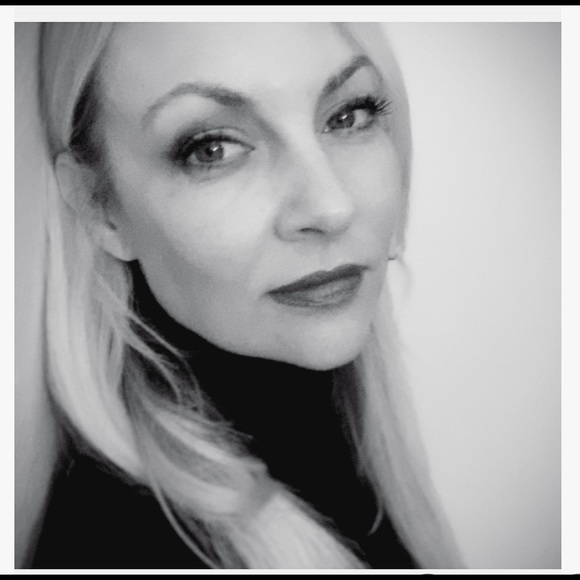 Meet your Posher, Wendy - Picture 3 of 4